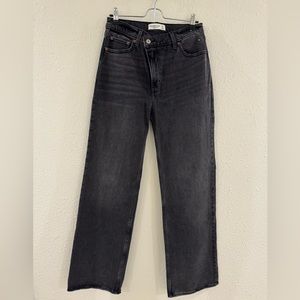 Abercrombie & Fitch High Rise 90s Relaxed Jeans with Criss-Cross Waistband